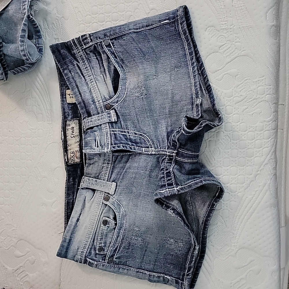 BKE Stella Womens Blue Light Distress Denim Shorts Size:27